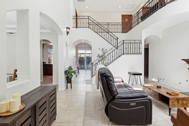 18120 Jaguar Court, Tarzana (los Angeles), CA 91335