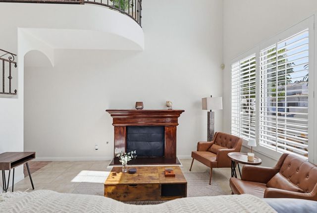 18120 Jaguar Court, Tarzana (los Angeles), CA 91335