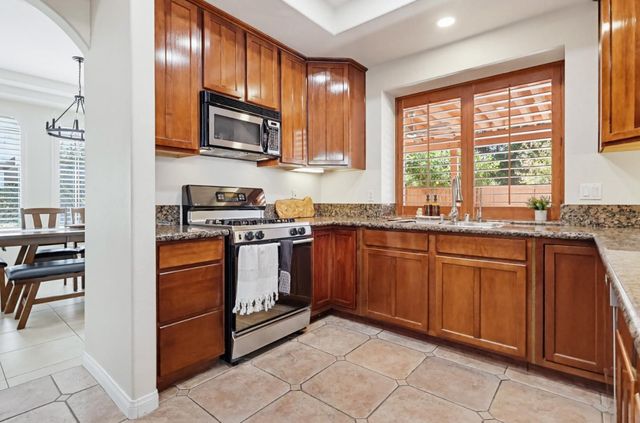 18120 Jaguar Court, Tarzana (los Angeles), CA 91335