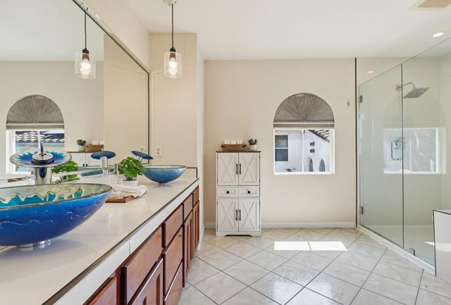 18120 Jaguar Court, Tarzana (los Angeles), CA 91335