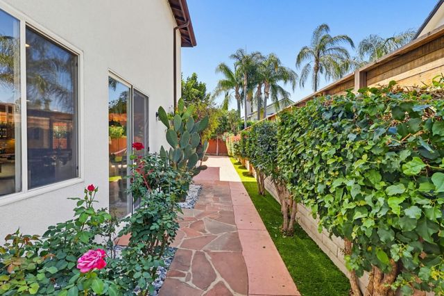 18120 Jaguar Court, Tarzana (los Angeles), CA 91335