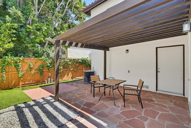 18120 Jaguar Court, Tarzana (los Angeles), CA 91335