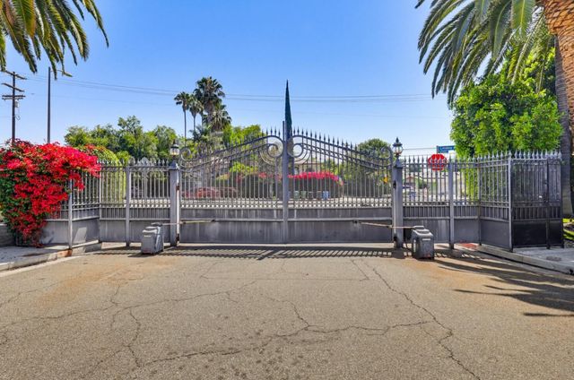 18120 Jaguar Court, Tarzana (los Angeles), CA 91335