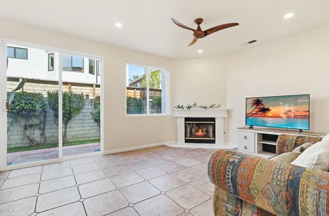 18120 Jaguar Court, Tarzana (los Angeles), CA 91335