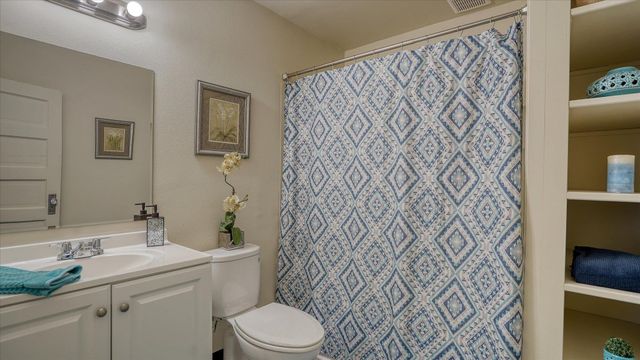 2714 E HARTSON Ave, Spokane, WA 99202