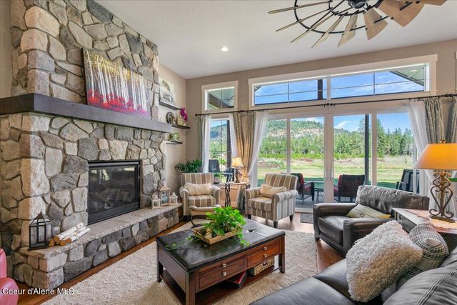 457 W Kinnerly Ct, Rathdrum, ID 83858