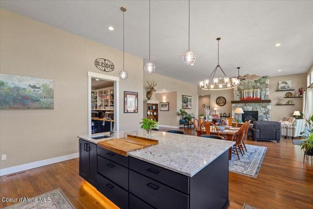 457 W Kinnerly Ct, Rathdrum, ID 83858