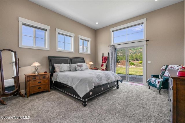 457 W Kinnerly Ct, Rathdrum, ID 83858