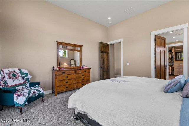 457 W Kinnerly Ct, Rathdrum, ID 83858