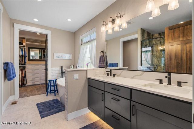 457 W Kinnerly Ct, Rathdrum, ID 83858