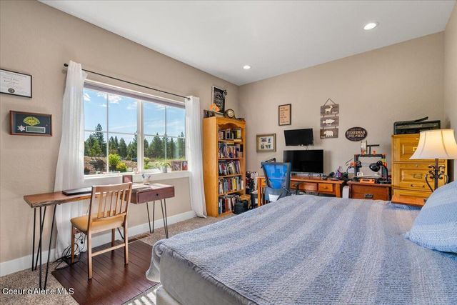 457 W Kinnerly Ct, Rathdrum, ID 83858