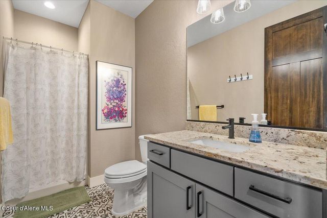 457 W Kinnerly Ct, Rathdrum, ID 83858