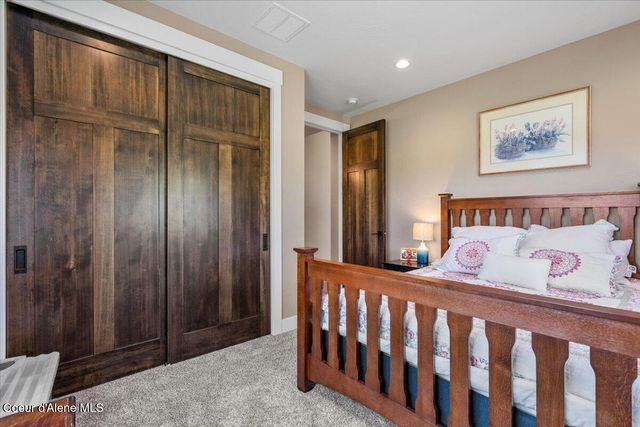 457 W Kinnerly Ct, Rathdrum, ID 83858