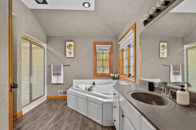 W6173 LONG COURT, Appleton, WI 54914