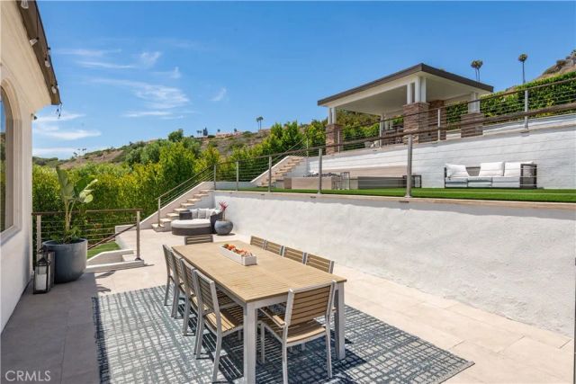 33 Nuvola Court, Rancho Palos Verdes, CA 90275
