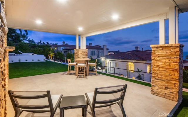33 Nuvola Court, Rancho Palos Verdes, CA 90275