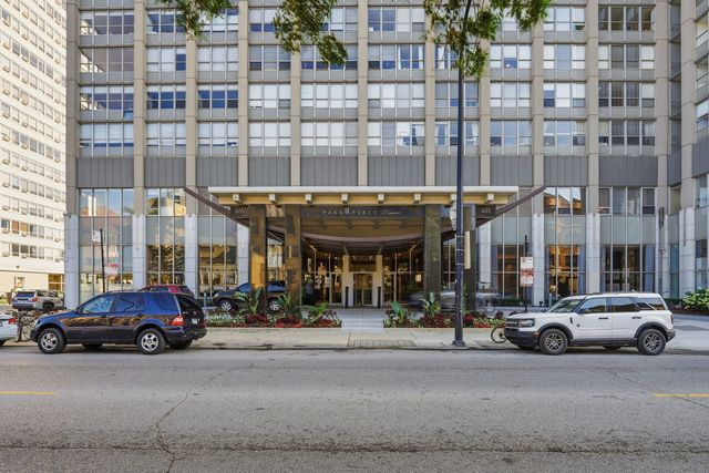 655 W Irving Park Road 3404, Chicago, IL 60613