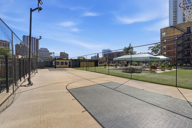 655 W Irving Park Road 3404, Chicago, IL 60613