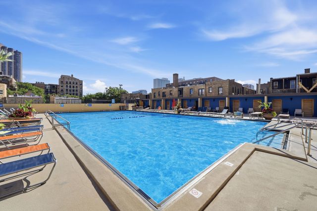 655 W Irving Park Road 3404, Chicago, IL 60613