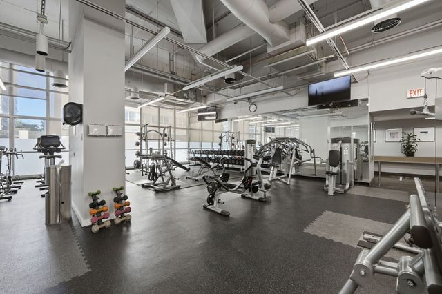 655 W Irving Park Road 3404, Chicago, IL 60613