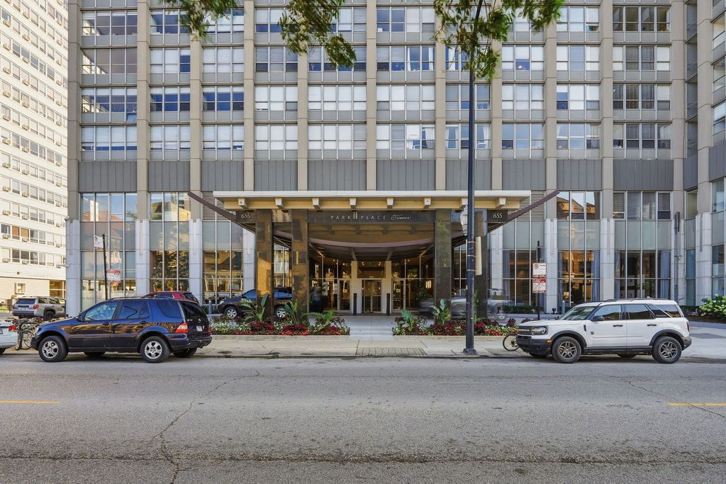655 W Irving Park Road 3404, Chicago, IL 60613 — photo 2