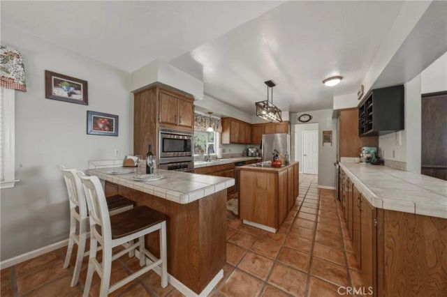 3295 S Lake Court, Kelseyville, CA 95451