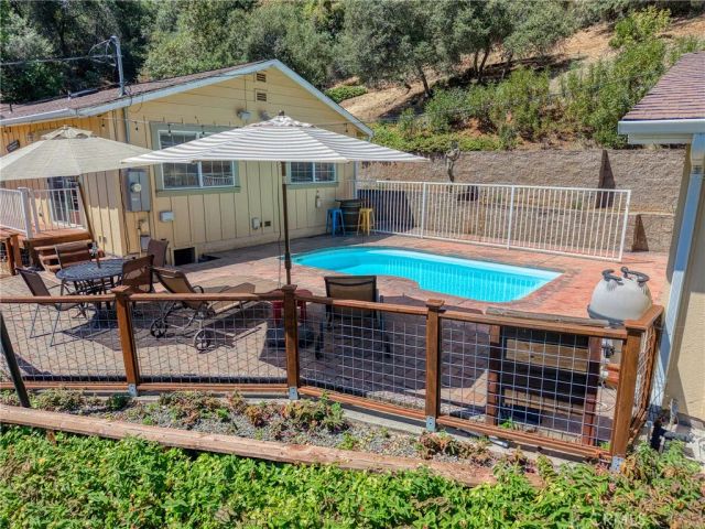 3295 S Lake Court, Kelseyville, CA 95451