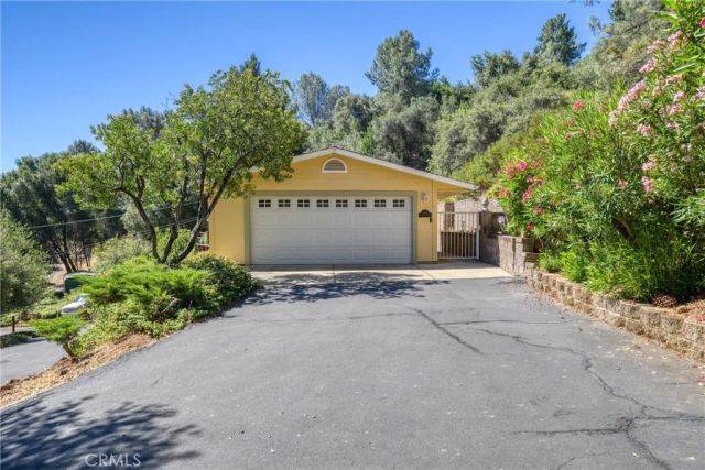 3295 S Lake Court, Kelseyville, CA 95451
