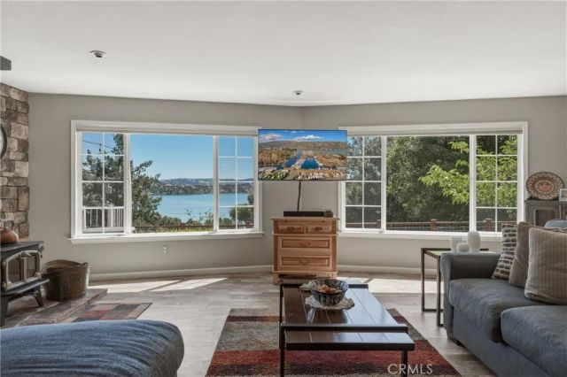 3295 S Lake Court, Kelseyville, CA 95451