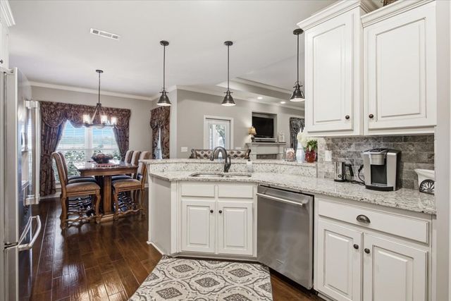 215 Ponderosa Dr, Dothan, AL 36350