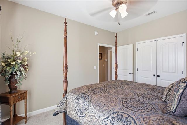 215 Ponderosa Dr, Dothan, AL 36350
