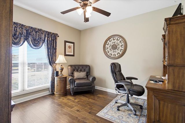215 Ponderosa Dr, Dothan, AL 36350