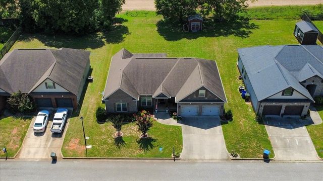 215 Ponderosa Dr, Dothan, AL 36350