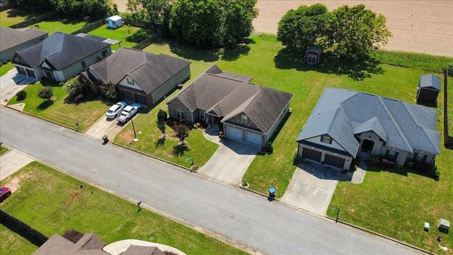 215 Ponderosa Dr, Dothan, AL 36350