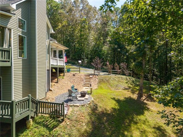 1275 Marie Drive, Talking Rock, GA 30175