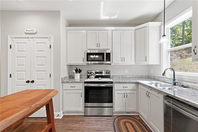 1275 Marie Drive, Talking Rock, GA 30175