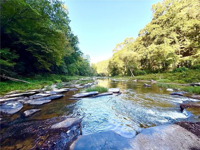 1275 Marie Drive, Talking Rock, GA 30175
