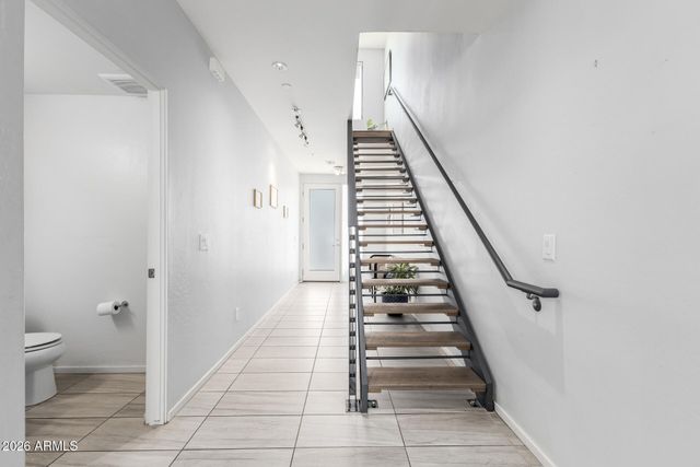 2740 E ROMA Avenue, Phoenix, AZ 85016