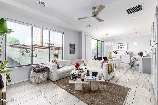 2740 E ROMA Avenue, Phoenix, AZ 85016