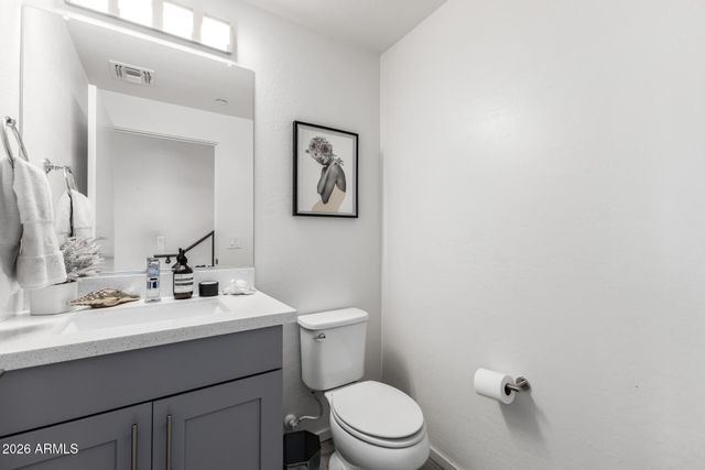 2740 E ROMA Avenue, Phoenix, AZ 85016