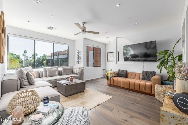 2740 E ROMA Avenue, Phoenix, AZ 85016