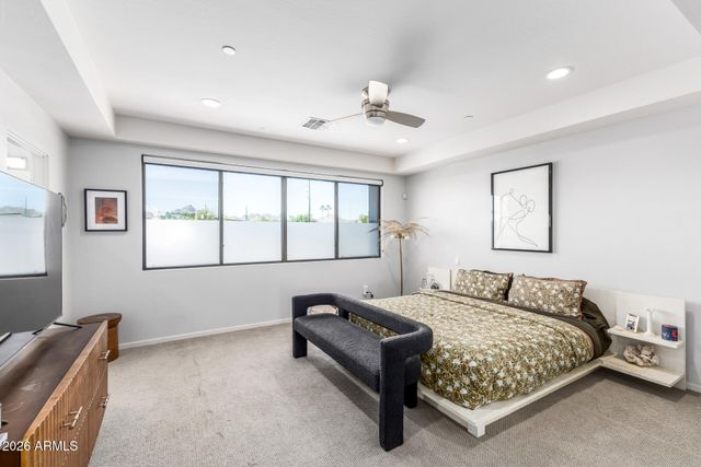 2740 E ROMA Avenue, Phoenix, AZ 85016