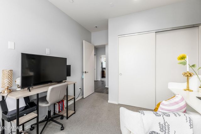 2740 E ROMA Avenue, Phoenix, AZ 85016