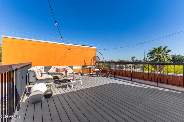 2740 E ROMA Avenue, Phoenix, AZ 85016