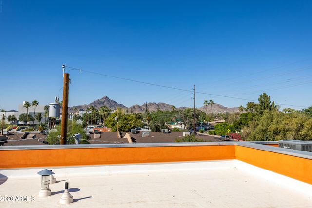 2740 E ROMA Avenue, Phoenix, AZ 85016