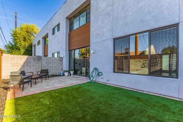 2740 E ROMA Avenue, Phoenix, AZ 85016