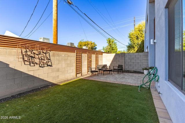 2740 E ROMA Avenue, Phoenix, AZ 85016