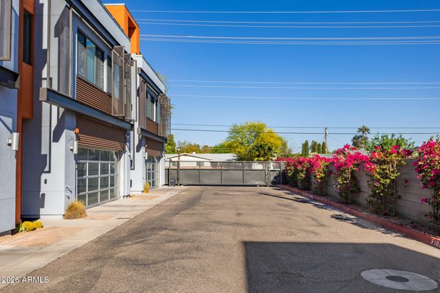 2740 E ROMA Avenue, Phoenix, AZ 85016