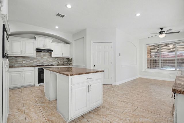 1930 Wind Lake Circle, Garland, TX 75040