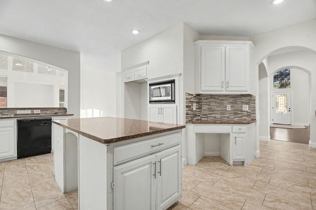 1930 Wind Lake Circle, Garland, TX 75040
